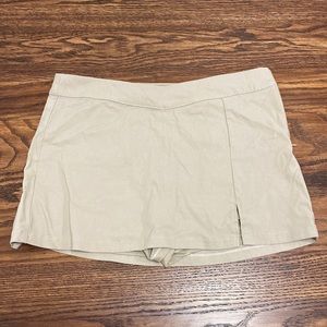2/$8 👔 Garage Skort